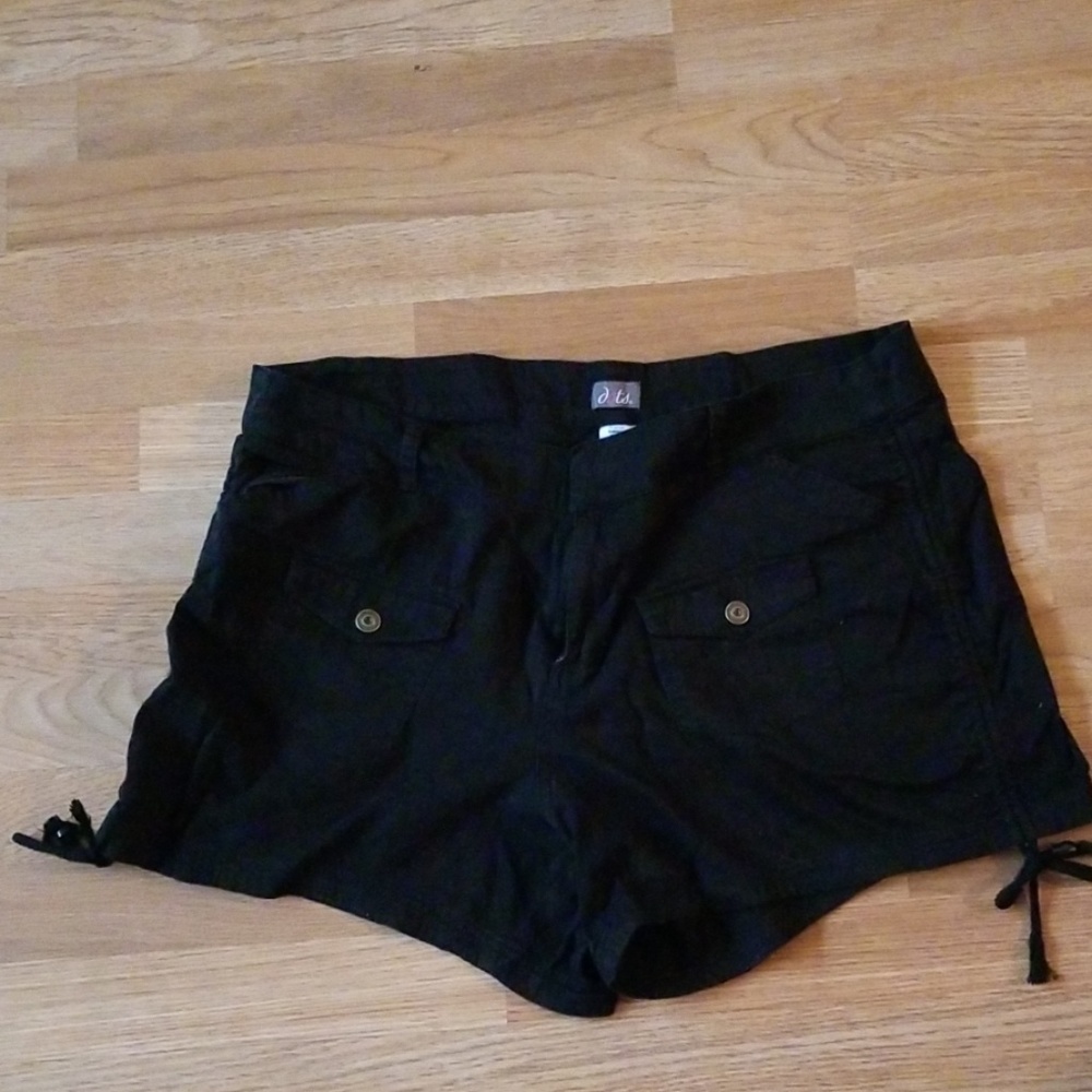 Black short lightweight shorts